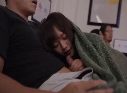 Cô em họ tinh nghịch khiến tôi xiêu lòng